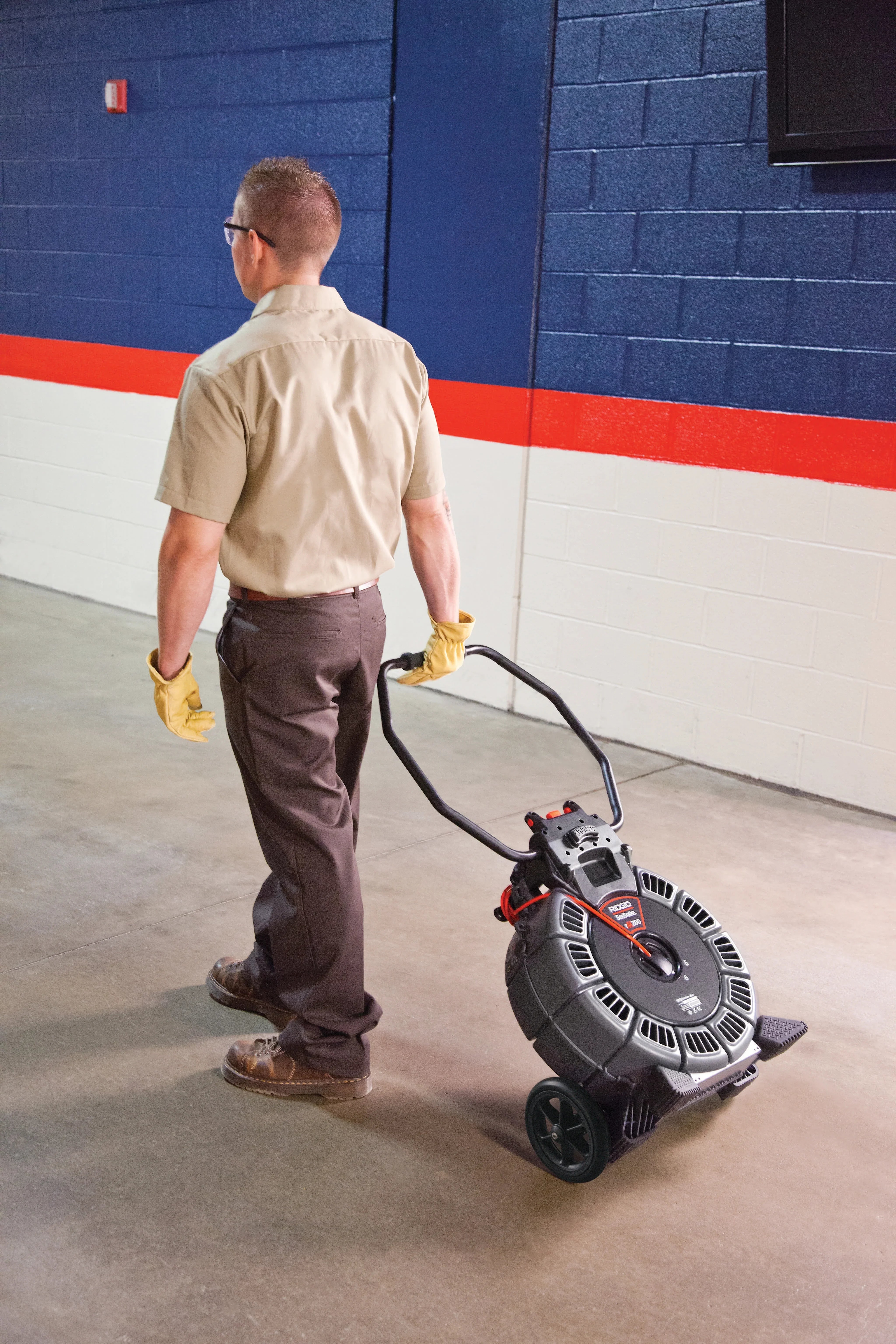 RIDGID 63658 - Carrete SeeSnake® rM200A (200') con cámara autonivelante TruSense® - Vista 5