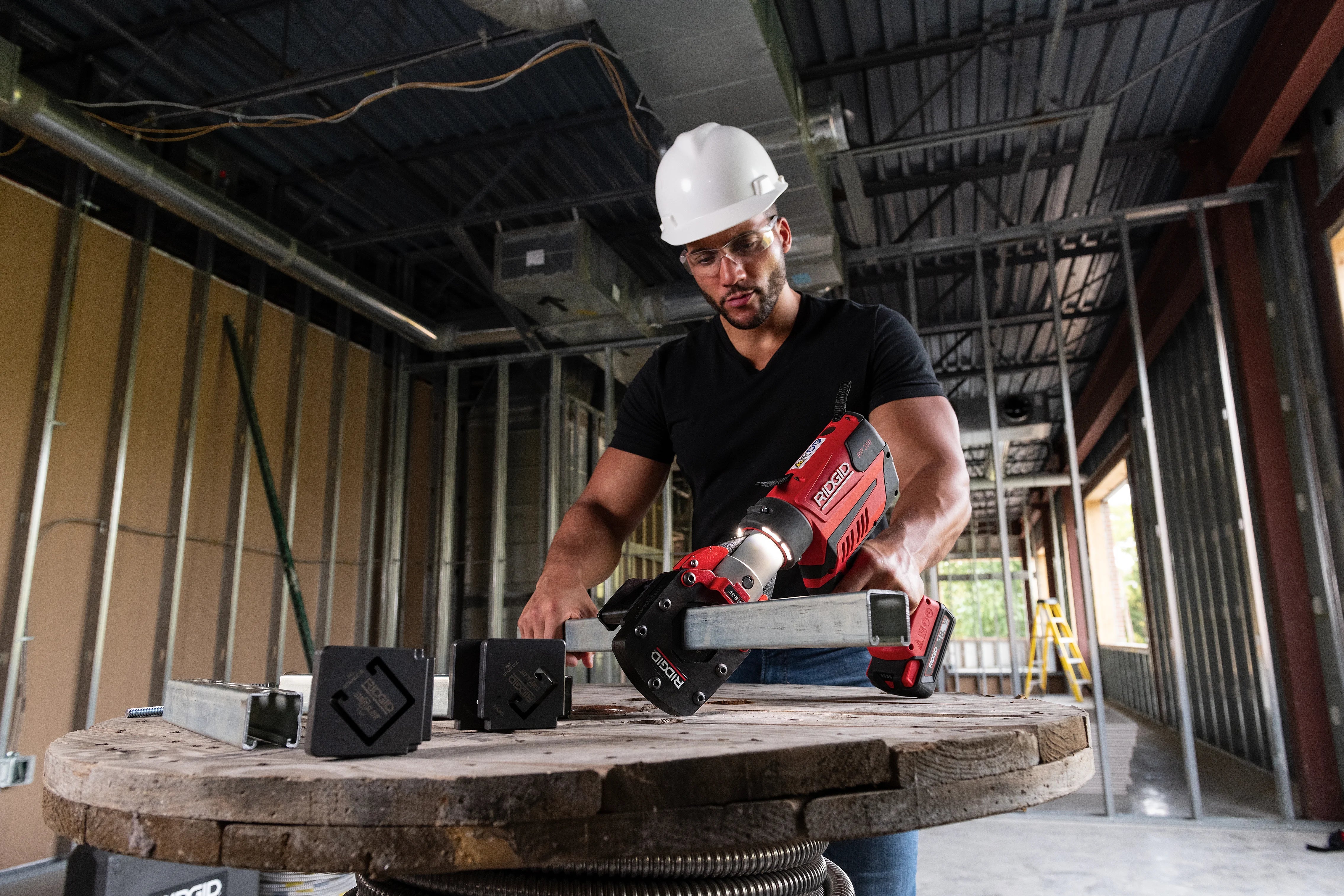 RIDGID 67063 - Kit de bateríA RP 350-XL (sin mordazas) - Vista 3