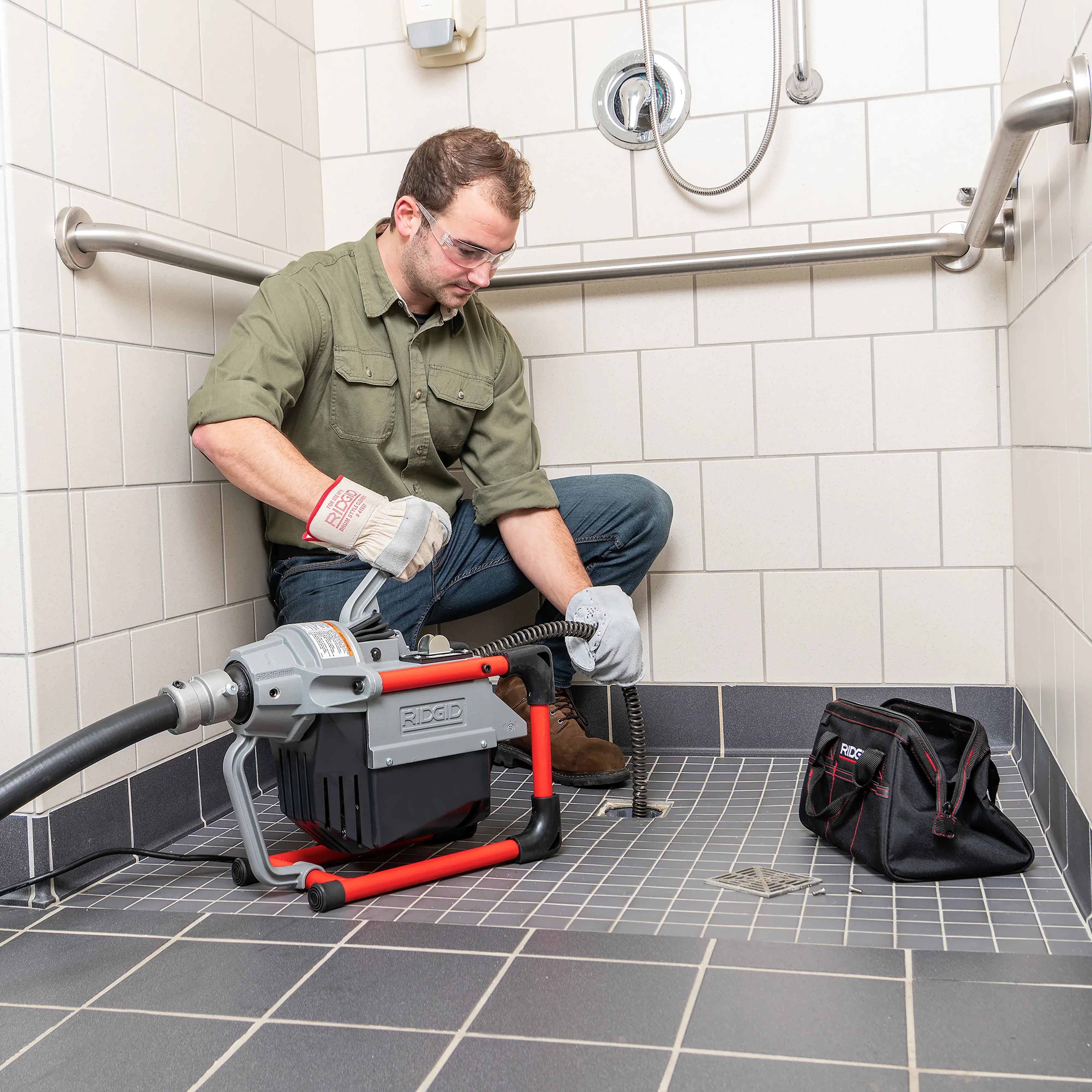 RIDGID 66512 - Máquina con manopla A-1 de llave de pasador A-12 y manguera de guía - Vista 6
